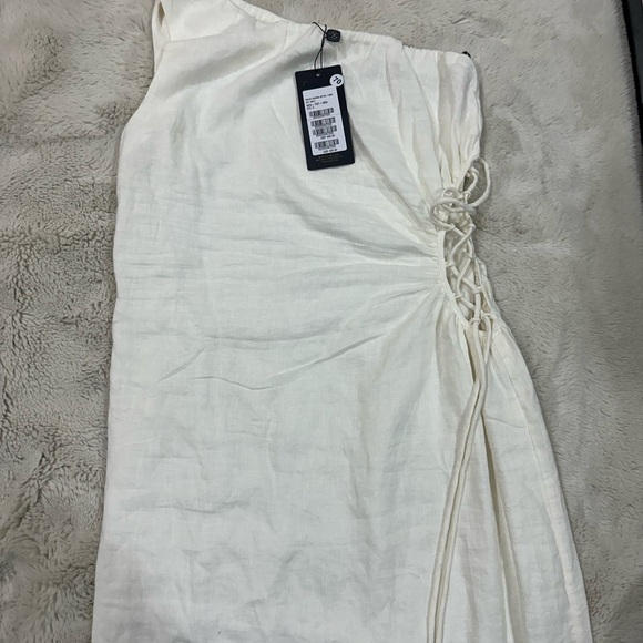 Vix Paula Hermanny Chic One-Shoulder White Linen Dress - Picture 8 of 10